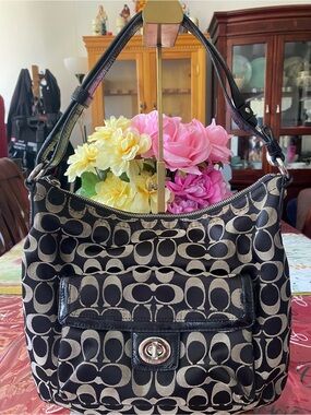 Coach Penelope Signature Canvas
